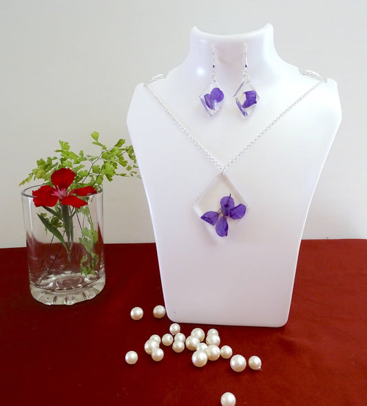 Pendant set with Purple Flower