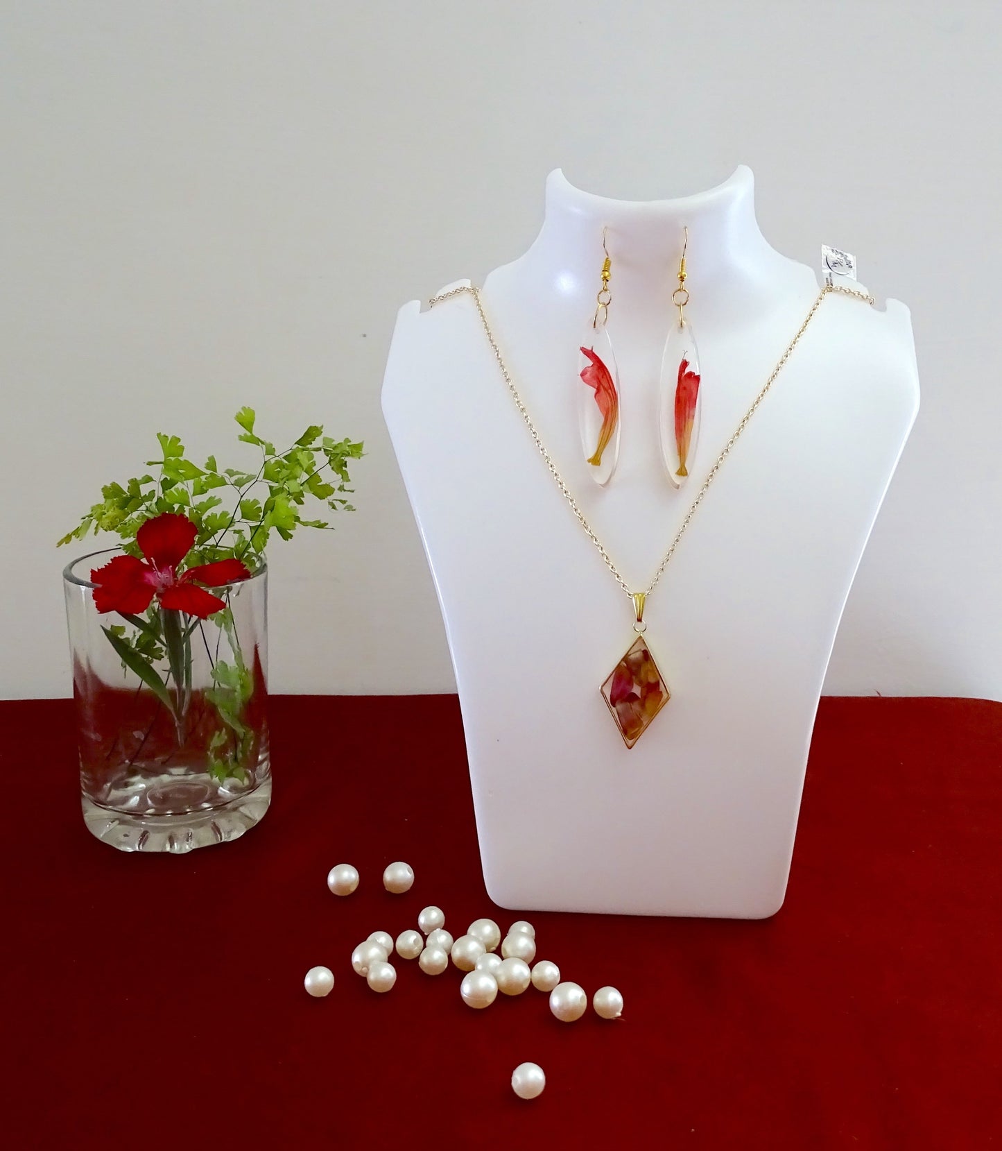 Pendant set with 'Orchid' Flower