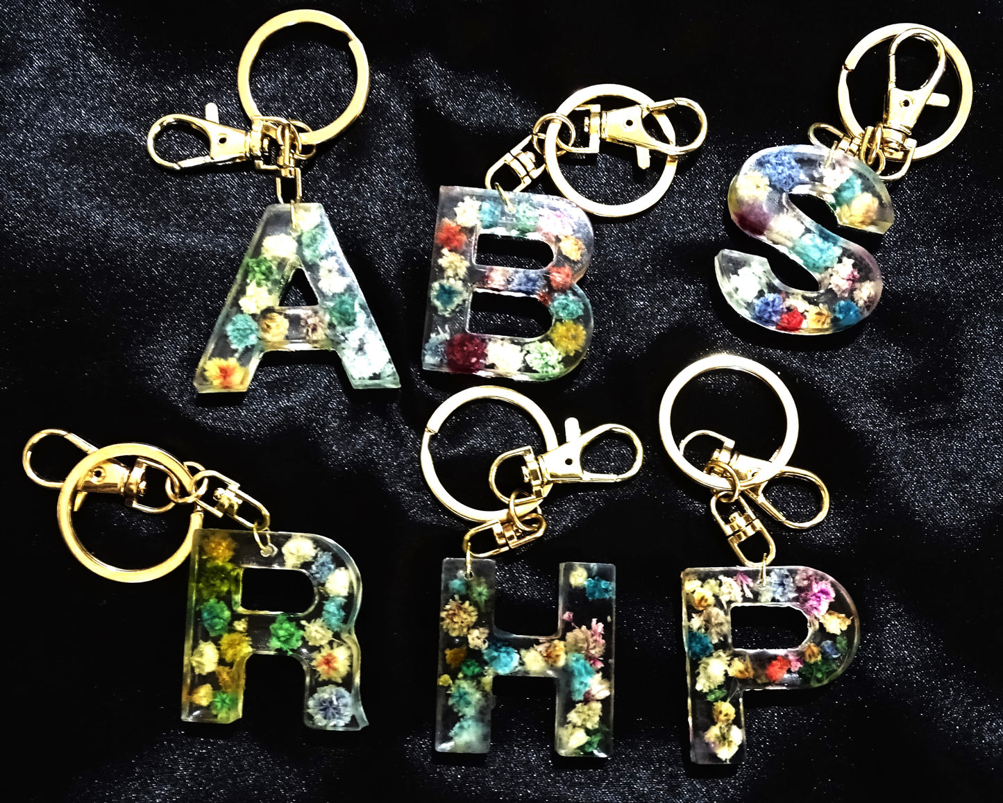 Elegance in your palm (Key Chains with Dried Flowers)